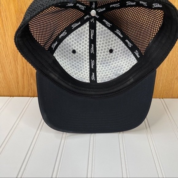 Titleist Golf Snapback Hat Black - Picture 7 of 9